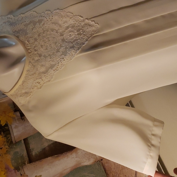 Susan Hutton Blouse - Picture 3 of 6